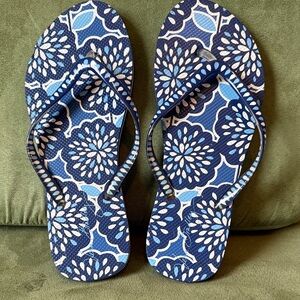 Vera Bradley Navy Floral Sandals